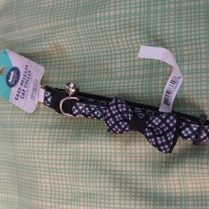 Whisker City easy release cat collar 8- 12 in neck Holiday plaid bow